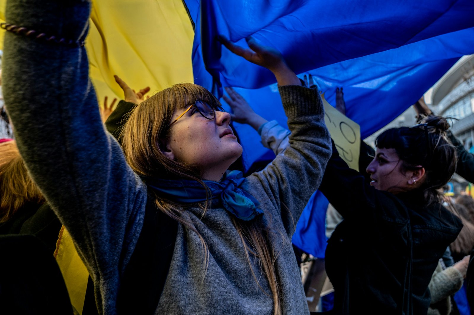 Savage” Strike: Russian Attack on Passenger Train in Ukraine’s Sumy Region Injures 30 Citizens